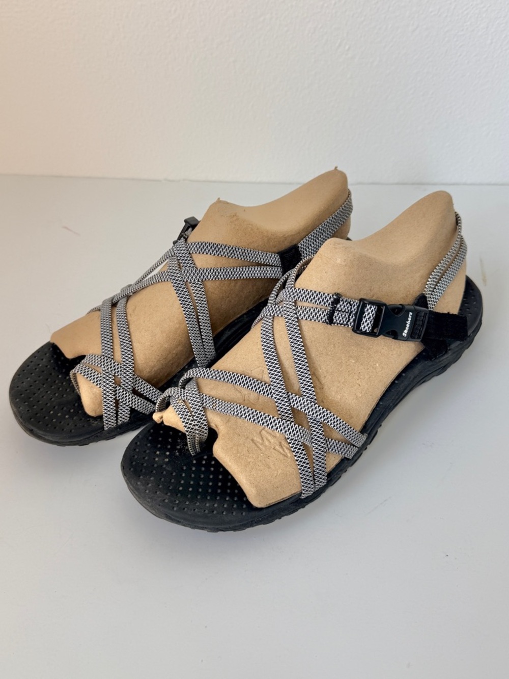Skechers Reggae Irie Mon Outdoor Black Strappy Sandals Trek Hiking Size 8